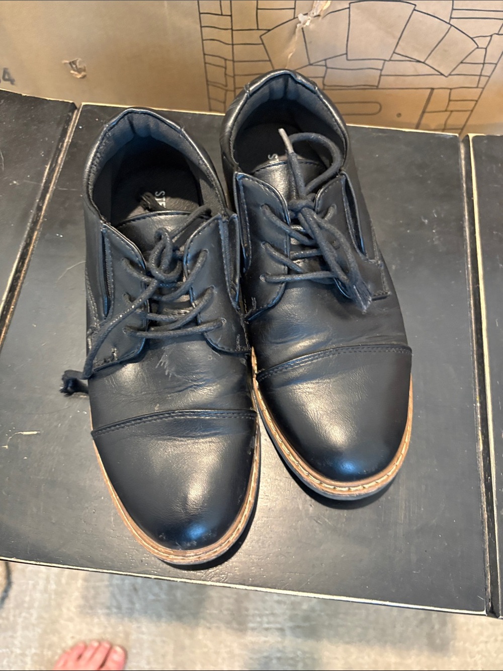 Black Leather Cap-Toe Lace-Up Dress Shoes